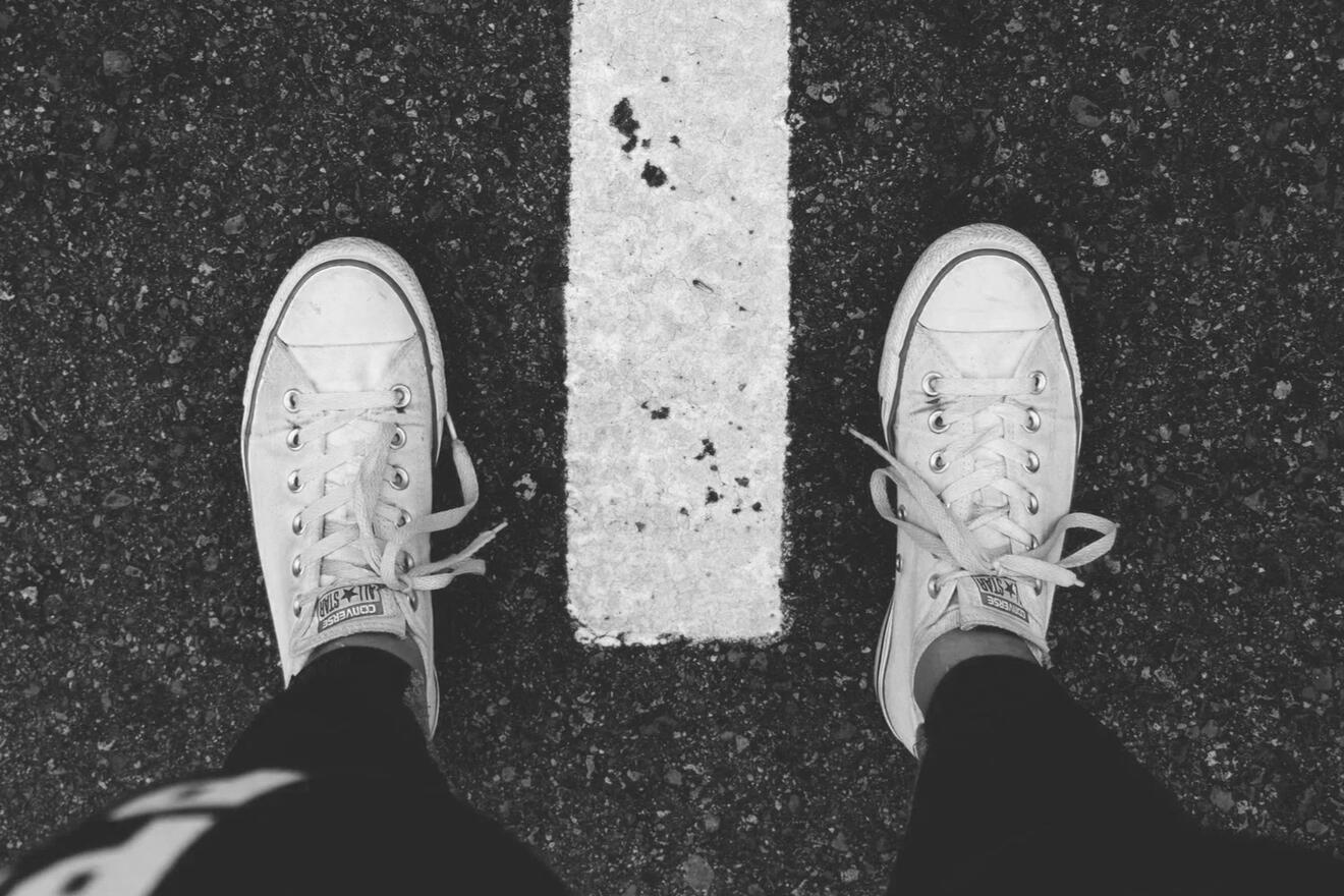 Leading on the Line Logo